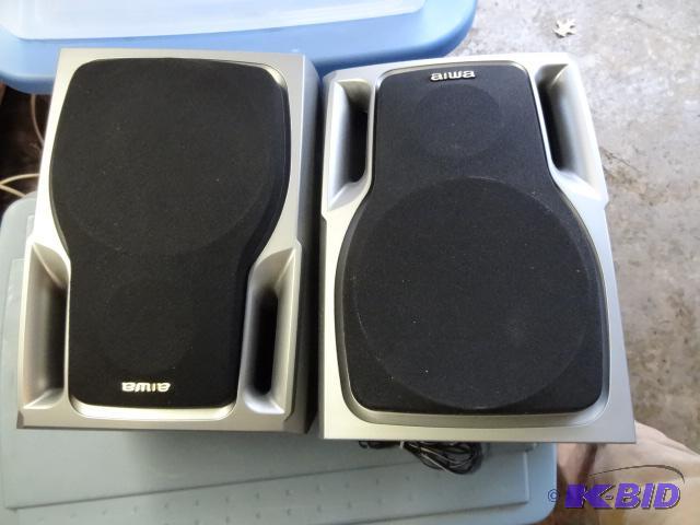lot 285 image: Aiwa Stereo Speakers...
