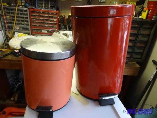 lot 286 image: 2 Foot Operated Garbage Cans...