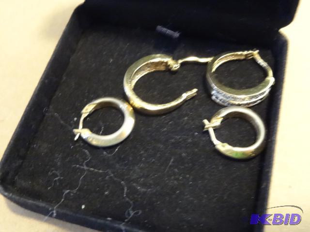 lot 6 image: Gold Earrings. 2 Pair...