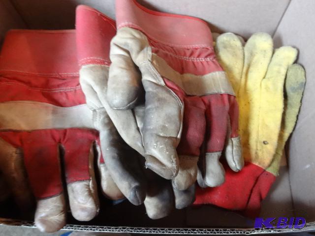 lot 76 image: 7 Pairs of Misc Gloves, 3 Pairs are Leather...