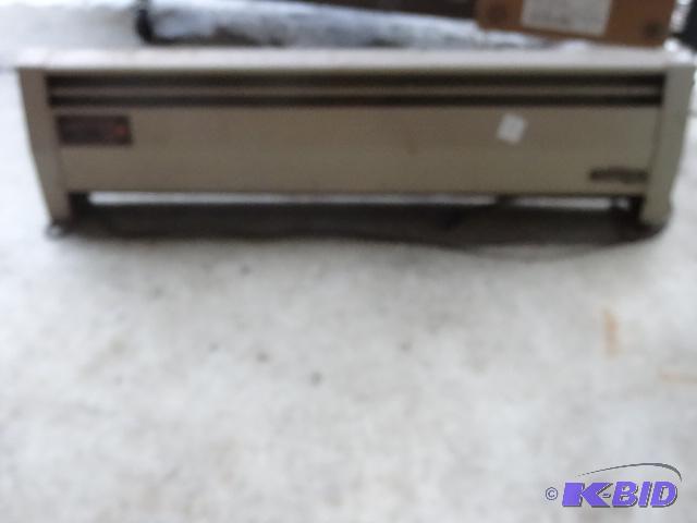lot 77 image: Embassy Thermo Mate Plus. Base Board Heater 3...