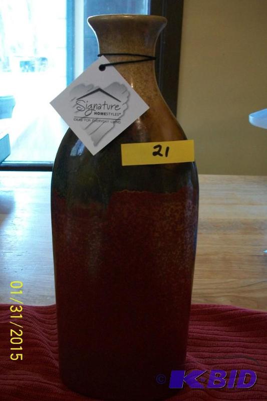 SIGNATURE HOMESTYLES VASE