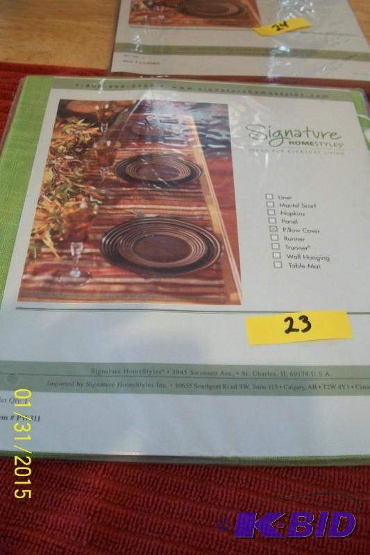 GREEN TABLE RUNER