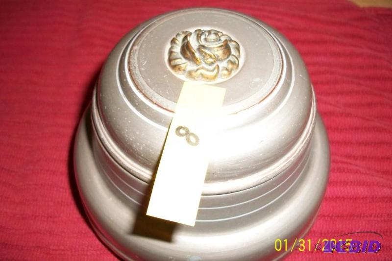 VINTAGE MUSIC BOX