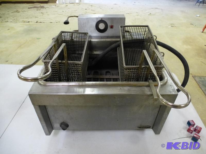 lot 37 image: Star Commercial Deep Fryer 2 Basket system 2...
