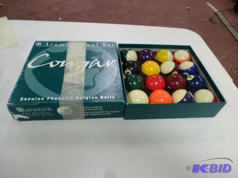 lot 55 image: Congar&nbspPool Ball set Aramith&nbsppool ...