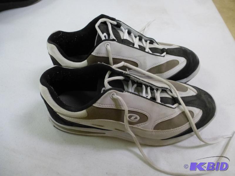 lot 75 image: Dexter Bowling shoes Mens&nbspsize 10 12 W...