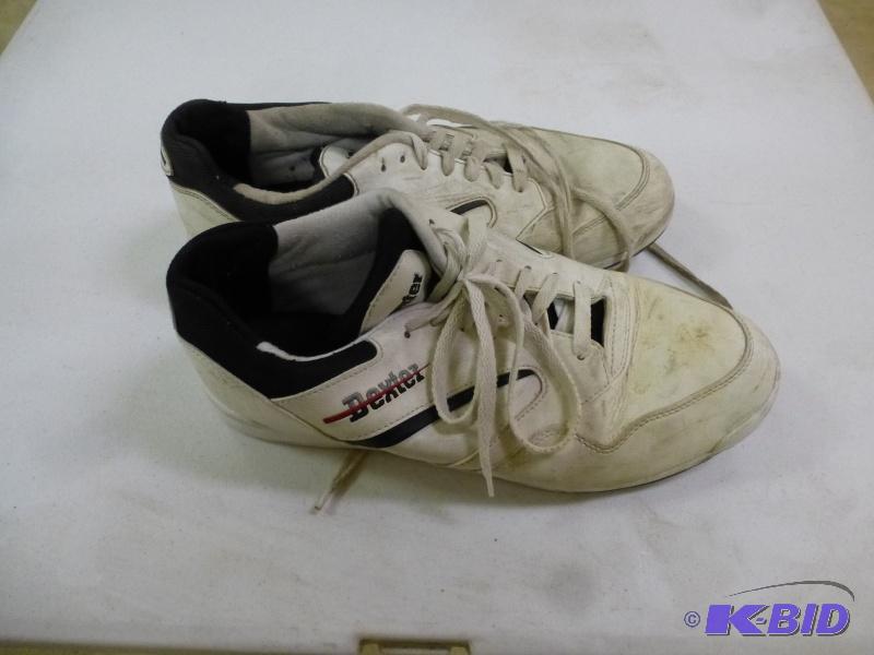 lot 79 image: Dexter Bowling shoes Mens&nbspsize 12 white...