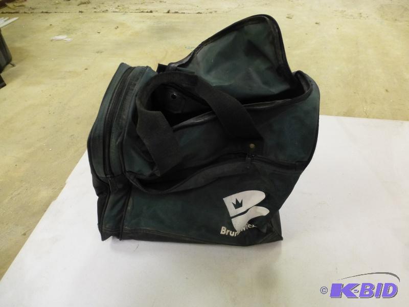 lot 82 image: Brunswick Bowling Bag Black canvas bag. In n...