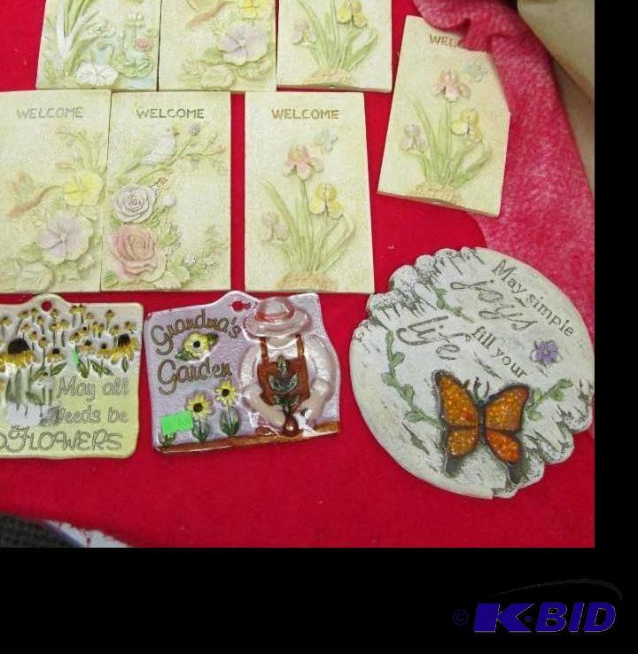 lot 1 image: 6 Welcome sign with different designs on, 1- ...