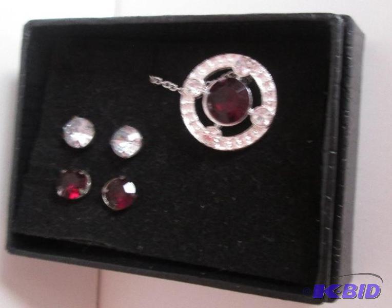 lot 125 image: January Garnet gem stone necklace and matchin...