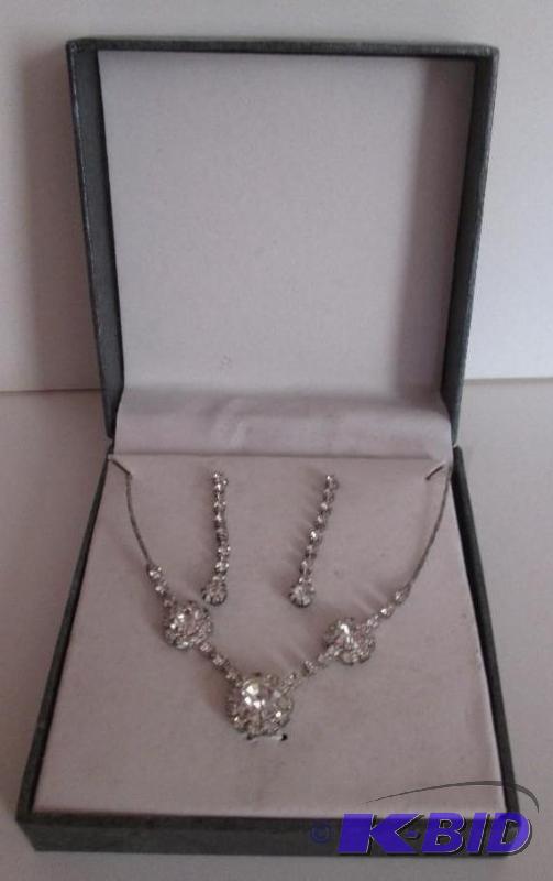 lot 127 image: necklace and earring set- retaile price $20....
