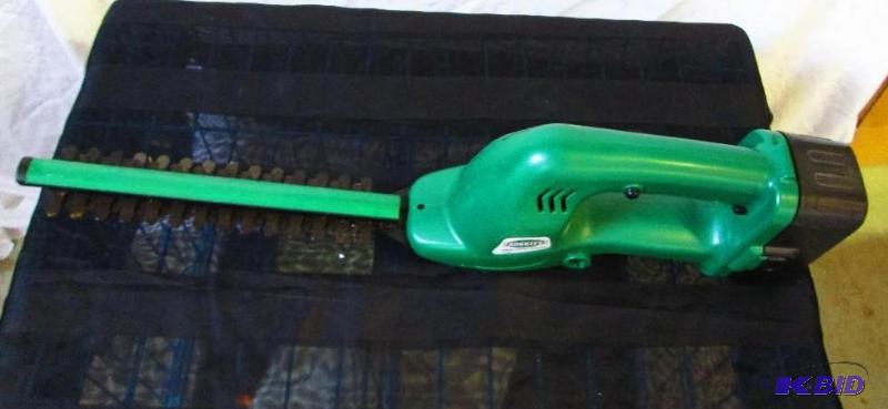 lot 267 image: hedge trimmer Gardeners Toughtest 18V battery...