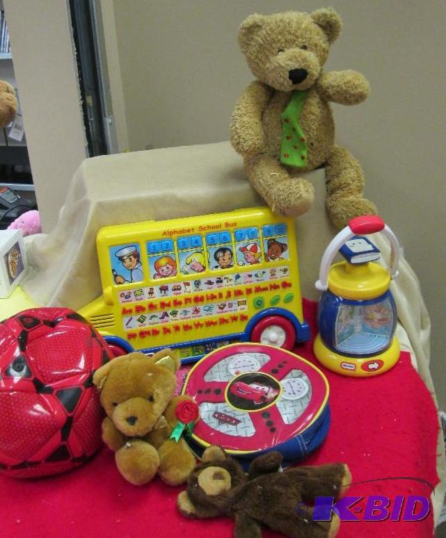 lot 27 image: Alphabet school bus, teddy bears, soccer ball...