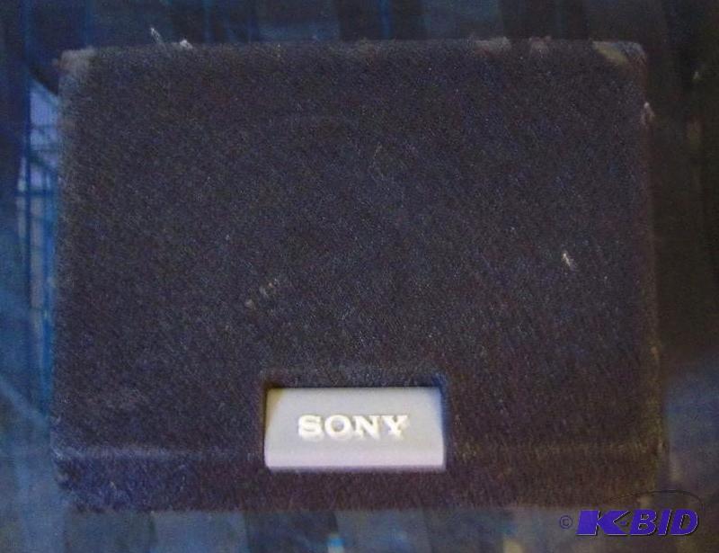 lot 270 image: Sony speakker...
