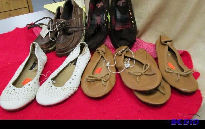 lot 35 image: Assortment of shoes...