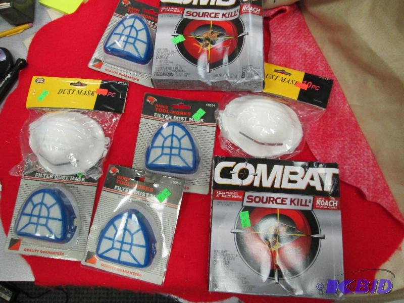 lot 5 image: Qty 8 Combat source kill large roach, dust ma...