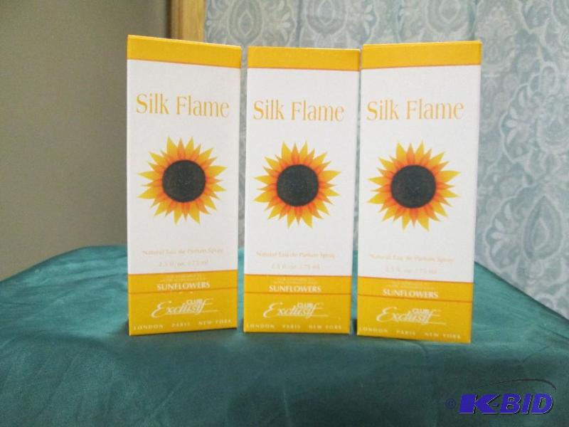 lot 80 image: Qty 3 Exclusif Club -Silk Flower- Our Alterna...