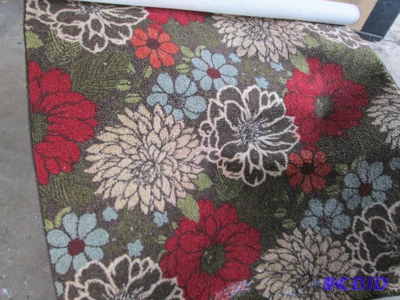 Used floral pattern rug, 5 x 7 feet 100% nylo...