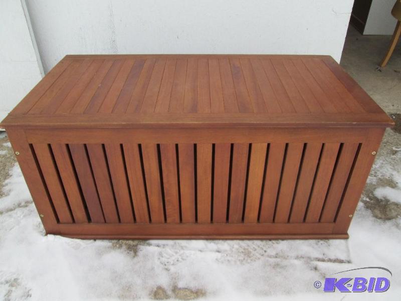 Brand New Hyde Park 4 foot outdoor wood stora...