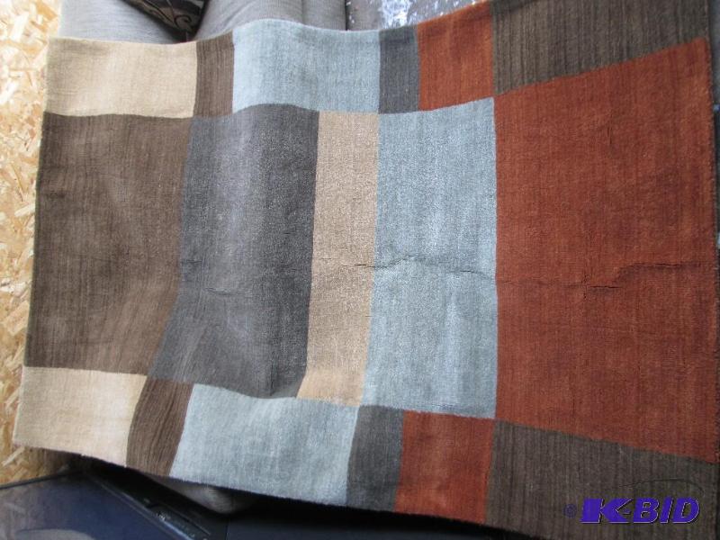 Brand new Contempo 5 x 8 foot rug, 100% wool ...
