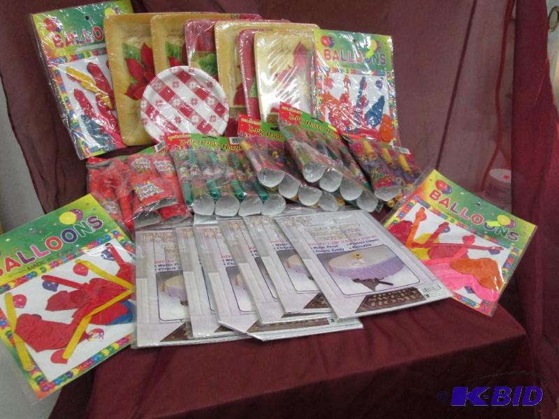 lot 129 image: party supplies, tablecloth protcter...