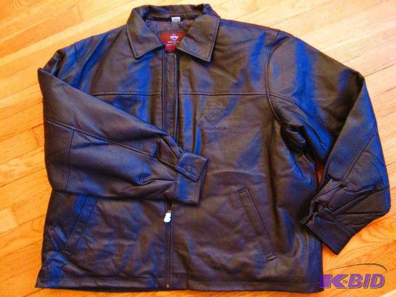 lot 187 image: Genuine Leather Mens Handy Man Club of Ameri...
