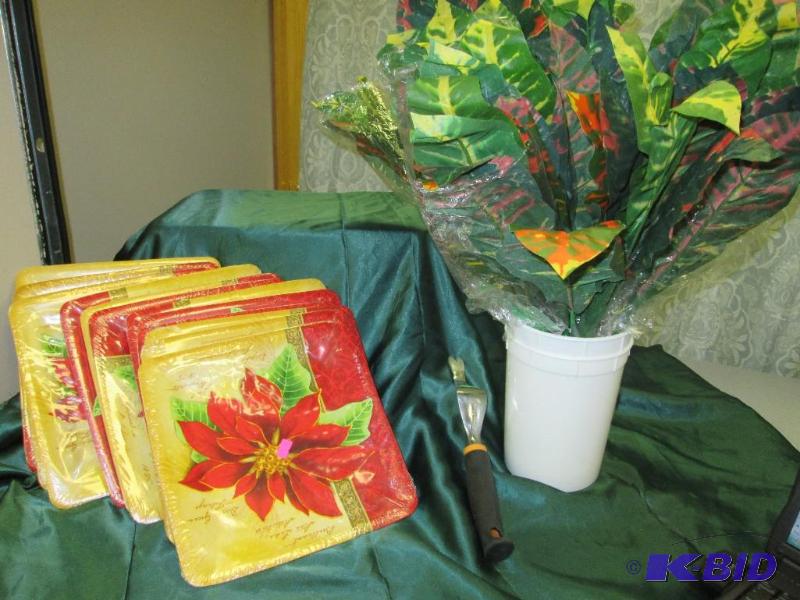 lot 230 image: paperplates, green leaves, garden tool...