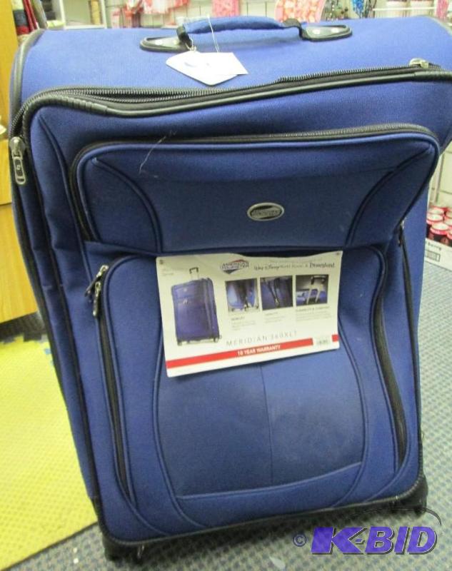 lot 25 image: American Tourister Meridian 360 XLT 29 in spi...