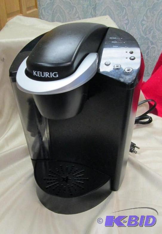 lot 34 image: Keurig- used but works...
