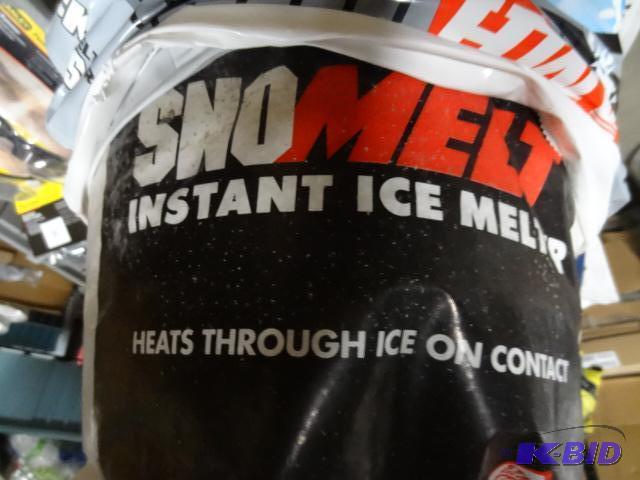lot 16 image: New quantity 1 bag of calcium chloride ice m...