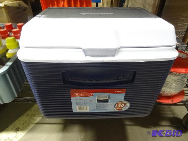 Rubbermaid Victory Cooler - 24 qt.