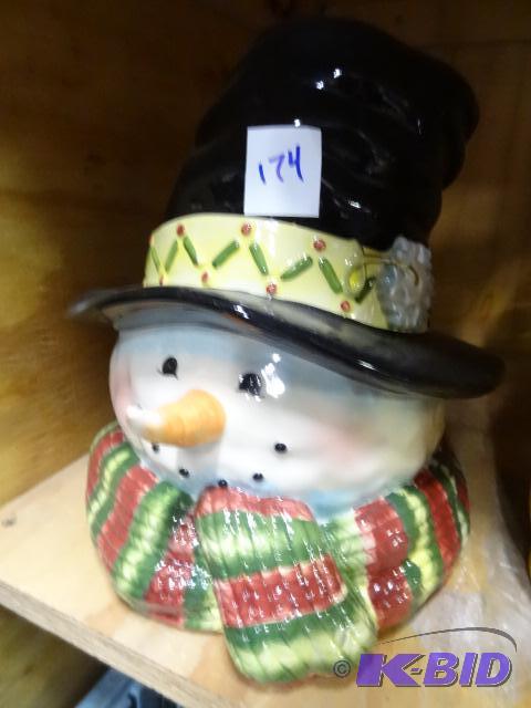 lot 174 image: New snowman decorative cookie jar that remove...