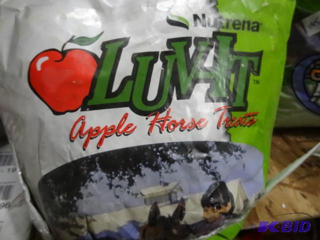 lot 199 image: New quantity 3 bags of love it Apple horse tr...