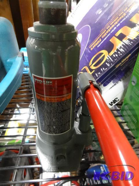 lot 249 image: New Prolift brand bottle jack. 4 ton capacity...