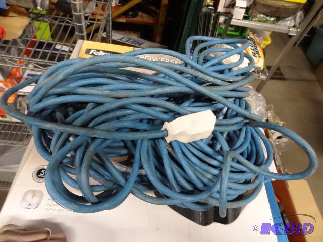 lot 282 image: Used blue extension cord estamate 50 for it....