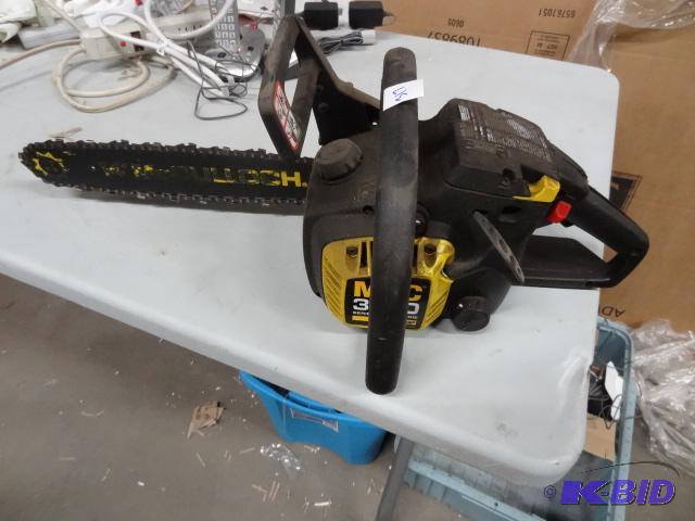 lot 317 image: Used McCulloch Mac 3200 gas powered chainsaw....