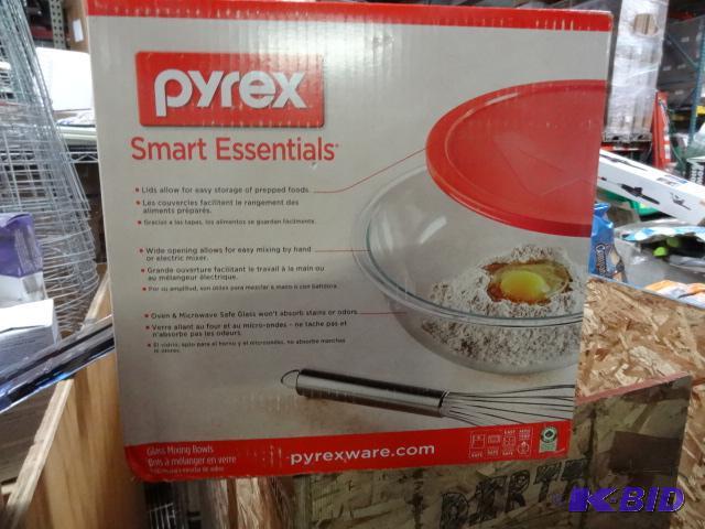 lot 72 image: New Pyrex brand smart essentials 8 piece glas...