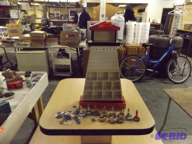 Wooden Lighthouse Calendar with mini lighthou...