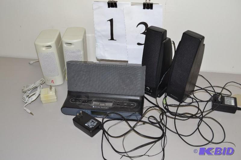 lot 13 image: Docking station