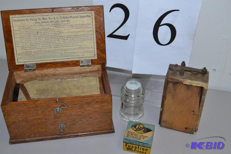 lot 26 image: Vintage Home Medical Apparatus