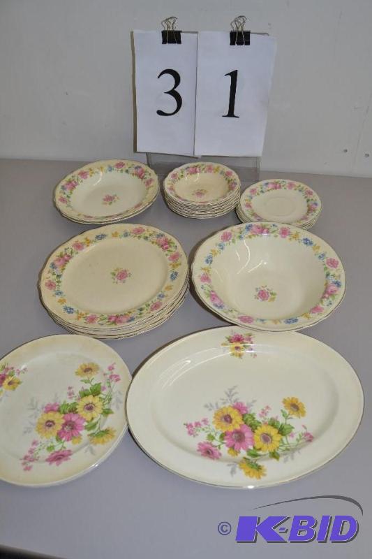 lot 31 image: Edwin Knowles china dishes