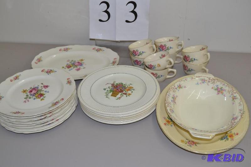lot 33 image: Assorted flowered dishes