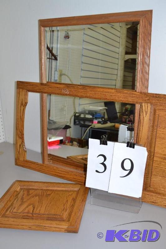 lot 39 image: Mirror & cabinet doors