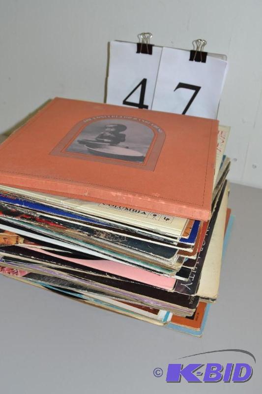 lot 47 image: Phonograph albums