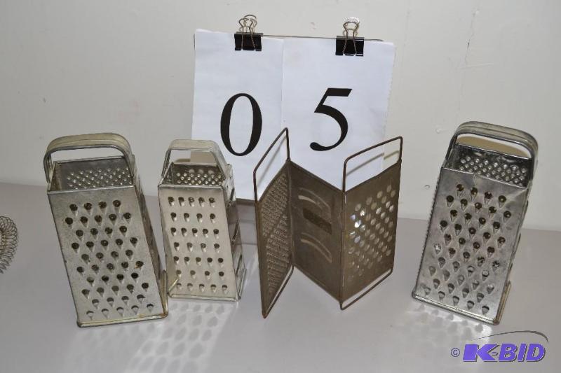lot 5 image: Kitchen grater