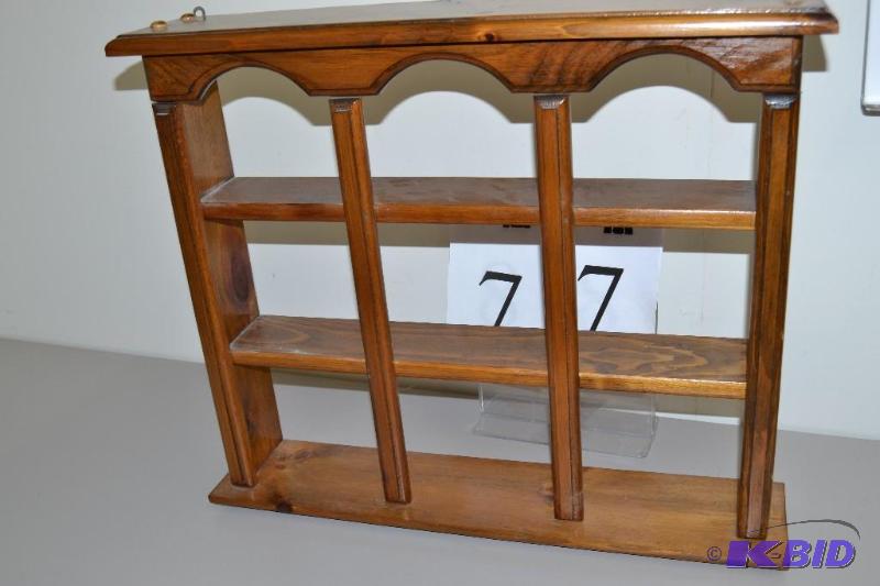 lot 77 image: NicNac shelf