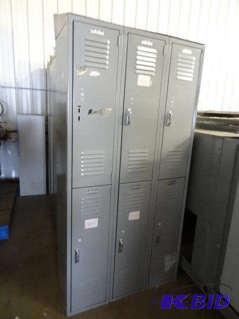 6 Door Locker Unit. Missing 1 Lock...