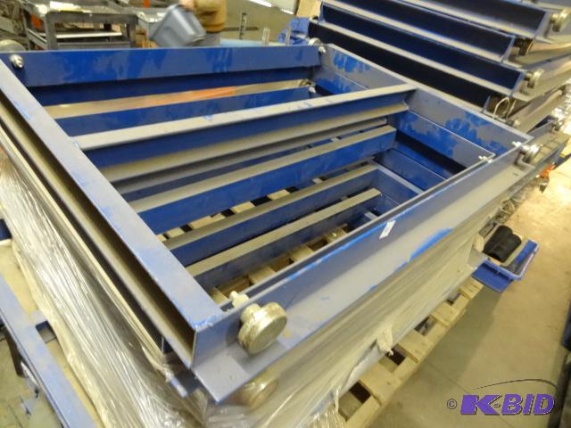 Sliding Panels for Pallets Used in a Pallet R...