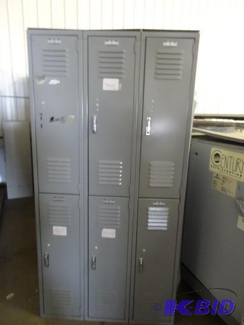 6 Door Locker Unit. Missing 3 Locks...